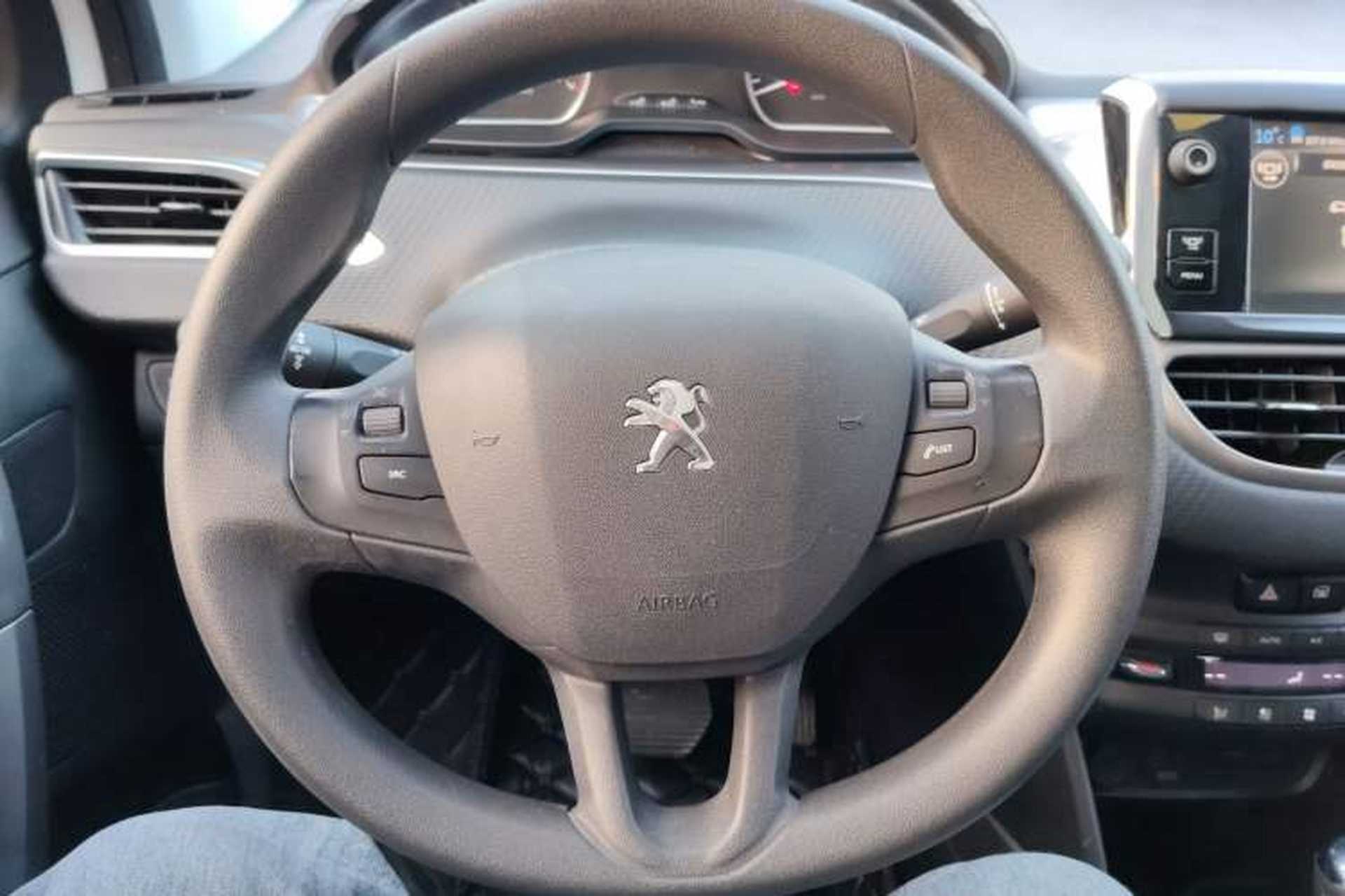 Used Peugeot 2008 2014 1.6L Automatic Fashion Edition Steering Wheel