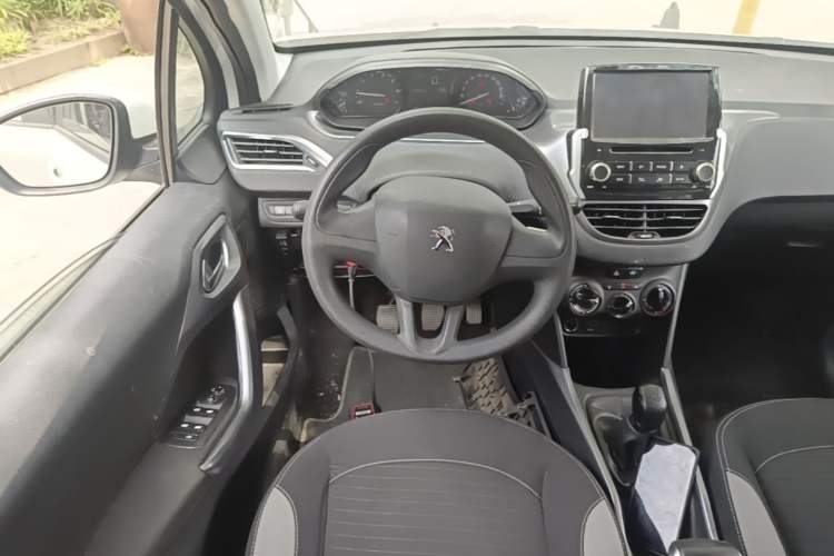 Used Peugeot 2008 2014 1.6L Manual Trend Edition Steering Wheel