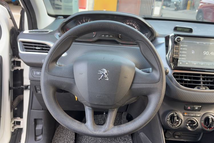 Used Peugeot 2008 2014 1.6L Automatic Trend Edition Steering Wheel