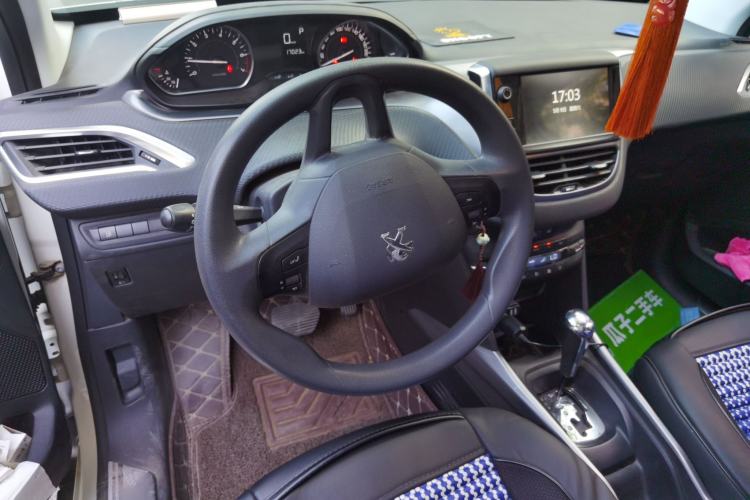 Used Peugeot 2008 2014 1.6L Automatic Fashion Edition Steering Wheel