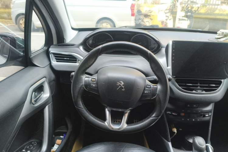 Used Peugeot 2008 2014 1.6L Automatic Navigation Edition Steering Wheel