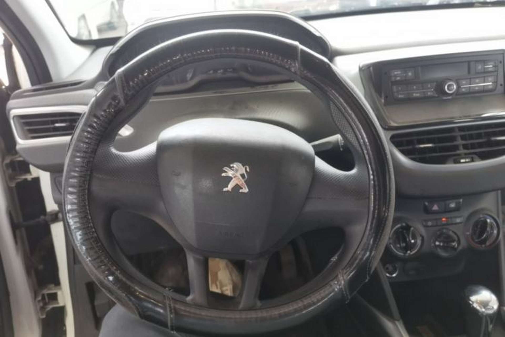 Used Peugeot 2008 2014 1.6L Automatic Trend Edition Steering Wheel