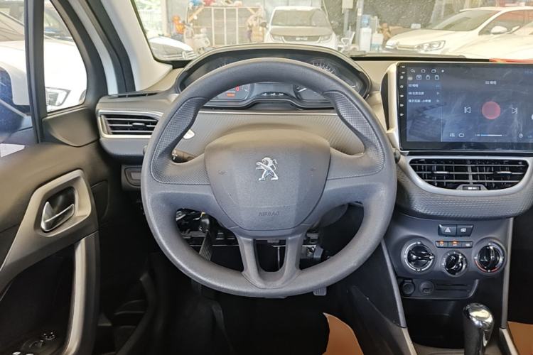 Used Peugeot 2008 2014 1.6L Automatic Trend Edition Steering Wheel