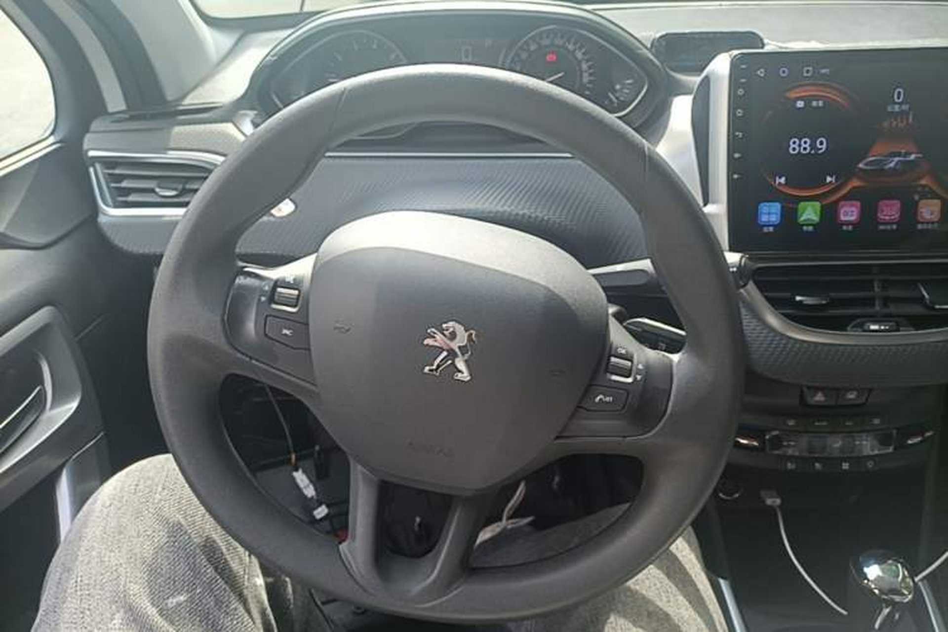 Used Peugeot 2008 2014 1.6L Automatic Fashion Edition Steering Wheel