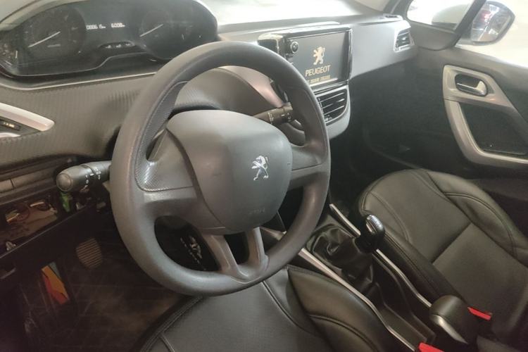 Used Peugeot 2008 2014 1.6L Manual Trend Edition Steering Wheel