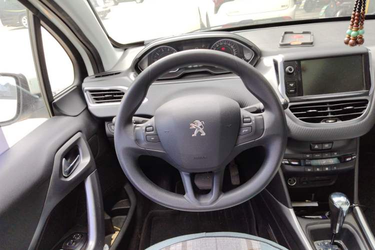 Used Peugeot 2008 2014 1.6L Automatic Fashion Edition Steering Wheel