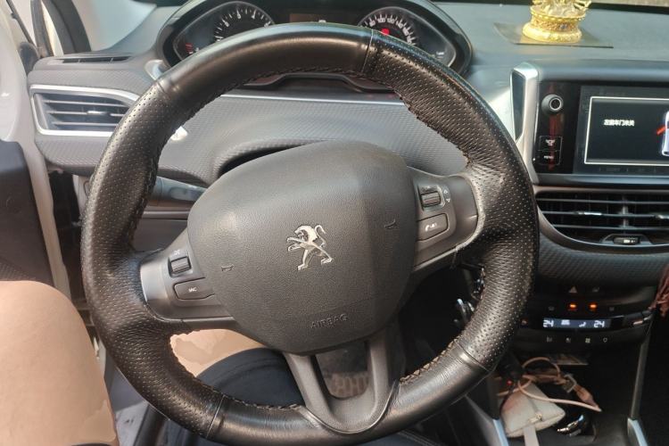 Used Peugeot 2008 2014 1.6L Manual Fashion Edition Steering Wheel