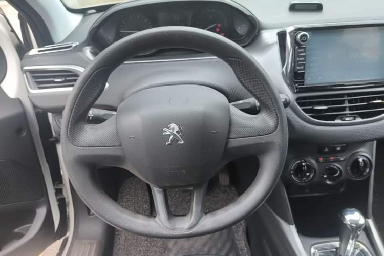 Used Peugeot 2008 2014 1.6L Automatic Trend Edition Steering Wheel