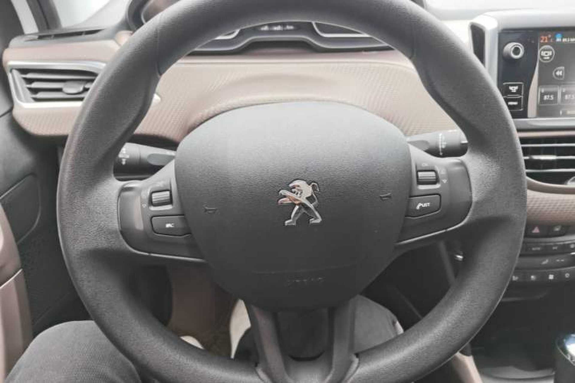 Used Peugeot 2008 2014 1.6L Automatic Fashion Edition Steering Wheel