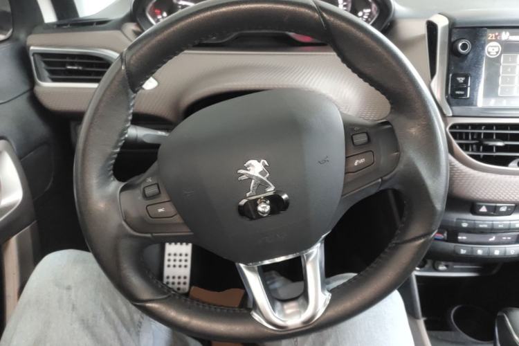 Used Peugeot 2008 2014 1.6L Automatic Navigation Edition Steering Wheel