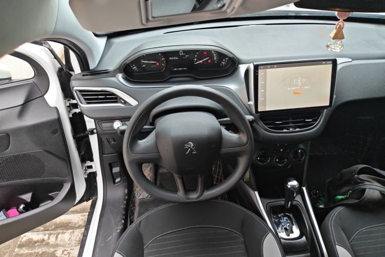 Used Peugeot 2008 2014 1.6L Automatic Trend Edition Steering Wheel
