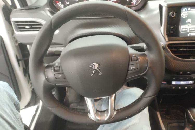 Used Peugeot 2008 2014 1.6L Automatic Navigation Edition Steering Wheel