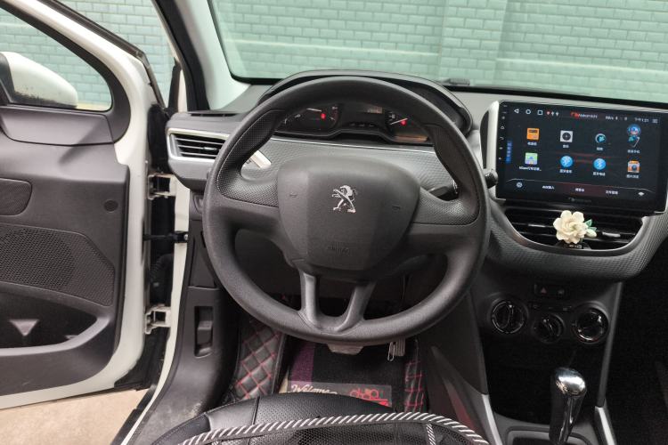 Used Peugeot 2008 2014 1.6L Automatic Trend Edition Steering Wheel