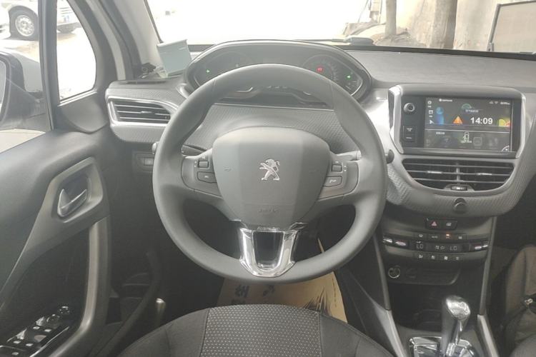 Used Peugeot 2008 2014 1.6L Automatic Fashion Edition Steering Wheel