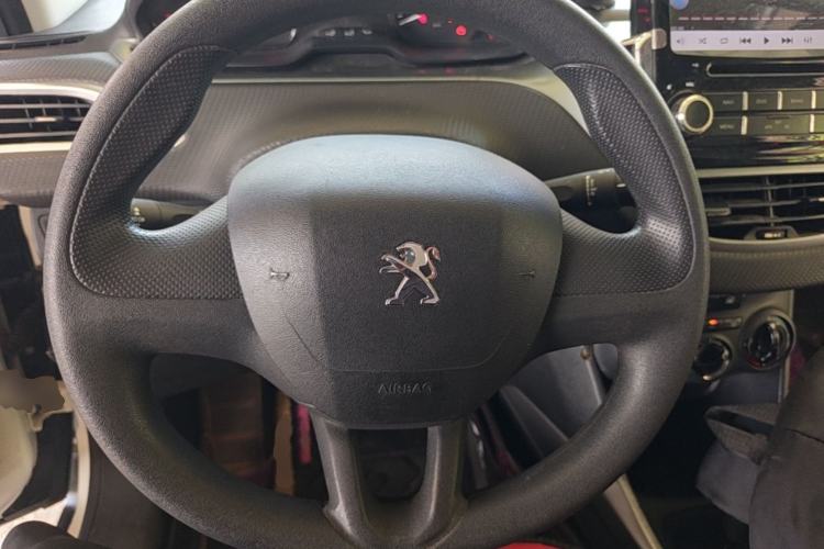 Used Peugeot 2008 2014 1.6L Automatic Trend Edition Steering Wheel