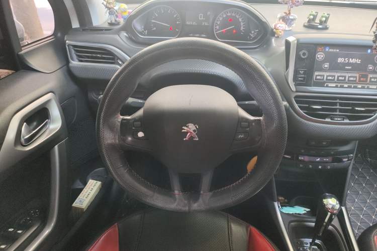 Used Peugeot 2008 2014 1.6L Automatic Fashion Edition Steering Wheel