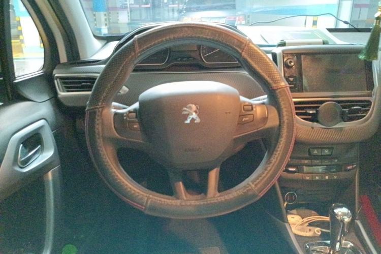 Used Peugeot 2008 2014 1.6L Automatic Fashion Edition Steering Wheel