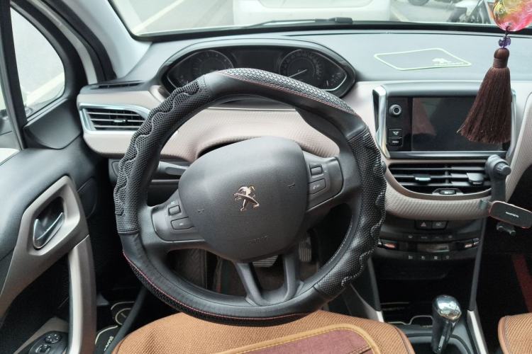 Used Peugeot 2008 2014 1.6L Automatic Fashion Edition Steering Wheel