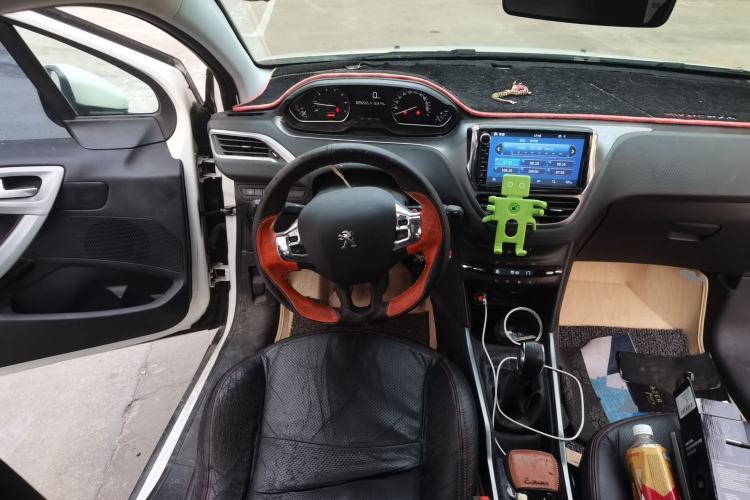 Used Peugeot 2008 2014 1.6L Manual Fashion Edition Steering Wheel