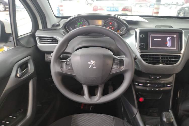 Used Peugeot 2008 2014 1.6L Manual Fashion Edition Steering Wheel