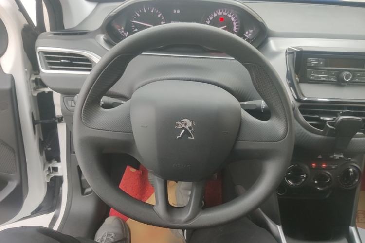 Used Peugeot 2008 2014 1.6L Manual Trend Edition Steering Wheel