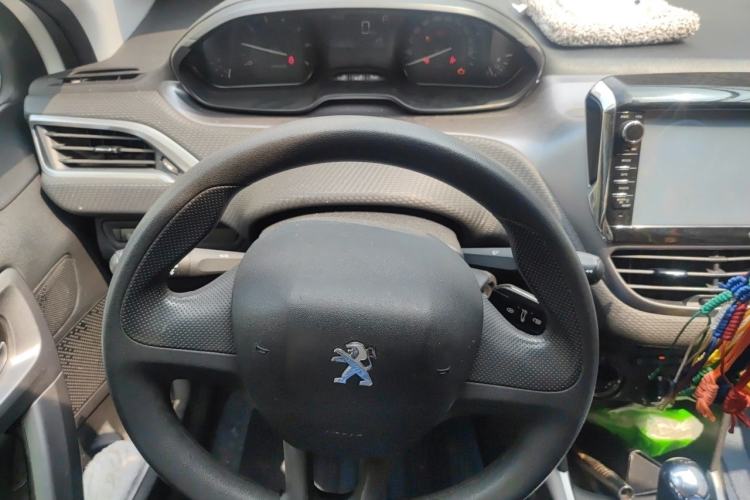 Used Peugeot 2008 2014 1.6L Automatic Trend Edition Steering Wheel