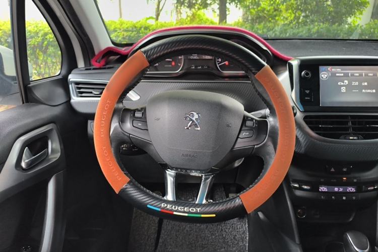 Used Peugeot 2008 2014 1.6L Automatic Navigation Edition Steering Wheel