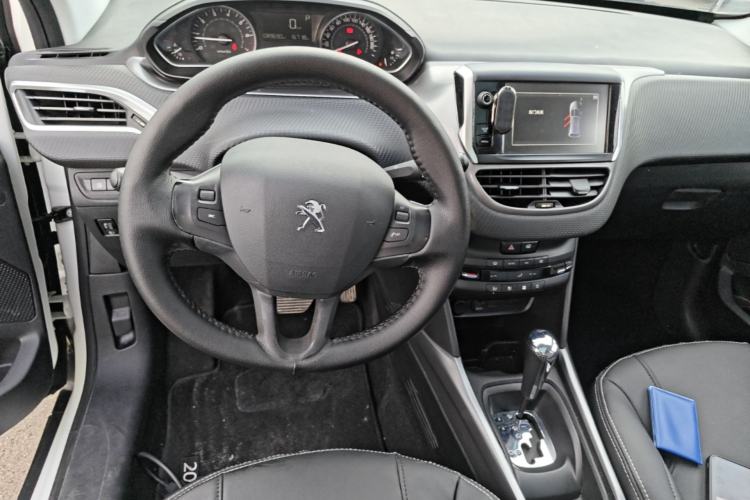 Used Peugeot 2008 2014 1.6L Automatic Fashion Edition Steering Wheel