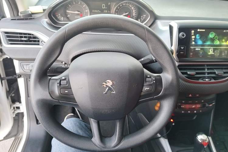 Used Peugeot 2008 2014 1.6L Automatic Fashion Edition Steering Wheel
