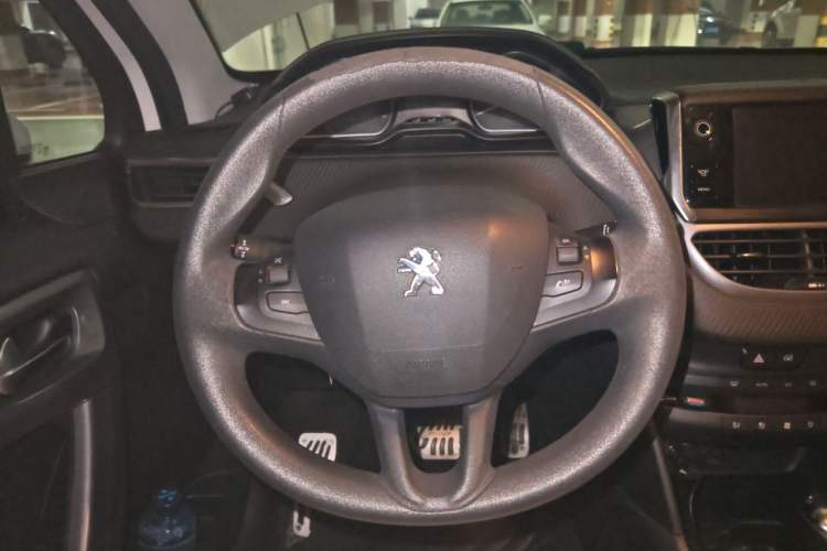 Used Peugeot 2008 2014 1.6L Automatic Fashion Edition Steering Wheel