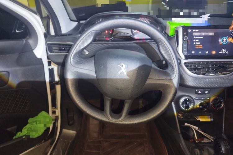 Used Peugeot 2008 2014 1.6L Manual Trend Edition Steering Wheel