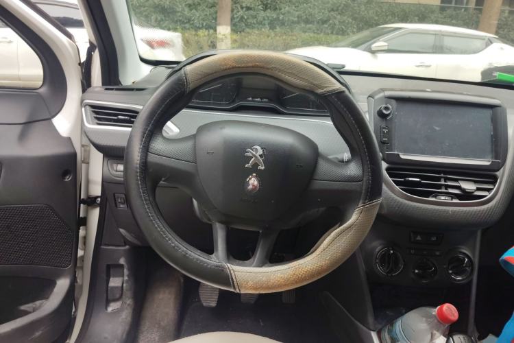 Used Peugeot 2008 2014 1.6L Manual Trend Edition Steering Wheel