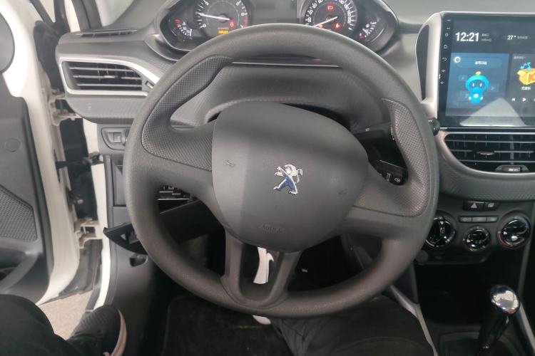 Used Peugeot 2008 2014 1.6L Automatic Trend Edition Steering Wheel