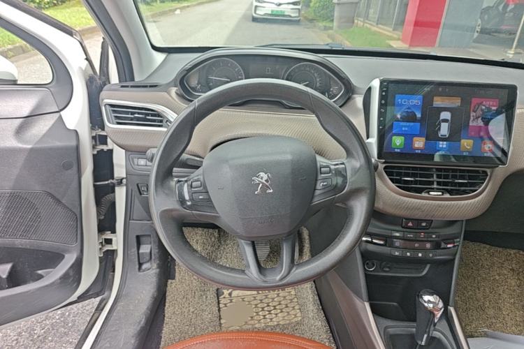 Used Peugeot 2008 2014 1.6L Automatic Fashion Edition Steering Wheel