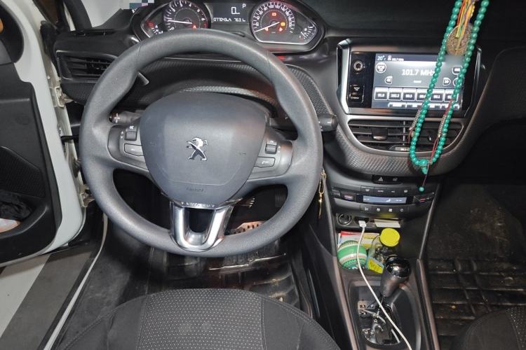Used Peugeot 2008 2014 1.6L Automatic Fashion Edition Steering Wheel