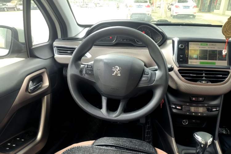 Used Peugeot 2008 2014 1.6L Automatic Fashion Edition Steering Wheel