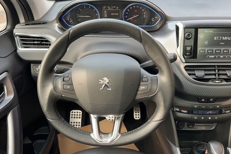 Used Peugeot 2008 2014 1.6L Automatic Navigation Edition Steering Wheel