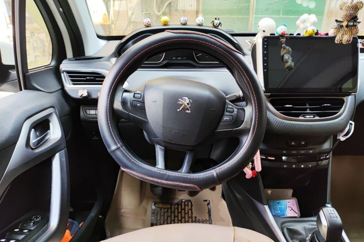 Used Peugeot 2008 2014 1.6L Manual Fashion Edition Steering Wheel