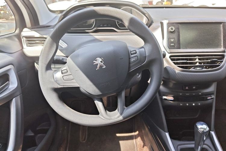 Used Peugeot 2008 2014 1.6L Automatic Fashion Edition Steering Wheel