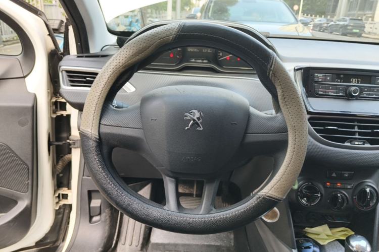 Used Peugeot 2008 2014 1.6L Automatic Trend Edition Steering Wheel