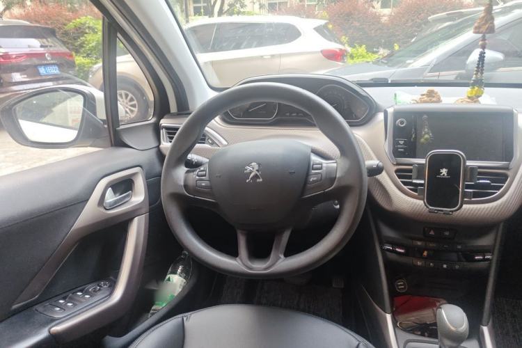 Used Peugeot 2008 2014 1.6L Automatic Fashion Edition Steering Wheel