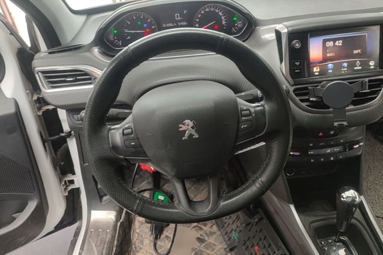 Used Peugeot 2008 2014 1.6L Automatic Fashion Edition Steering Wheel