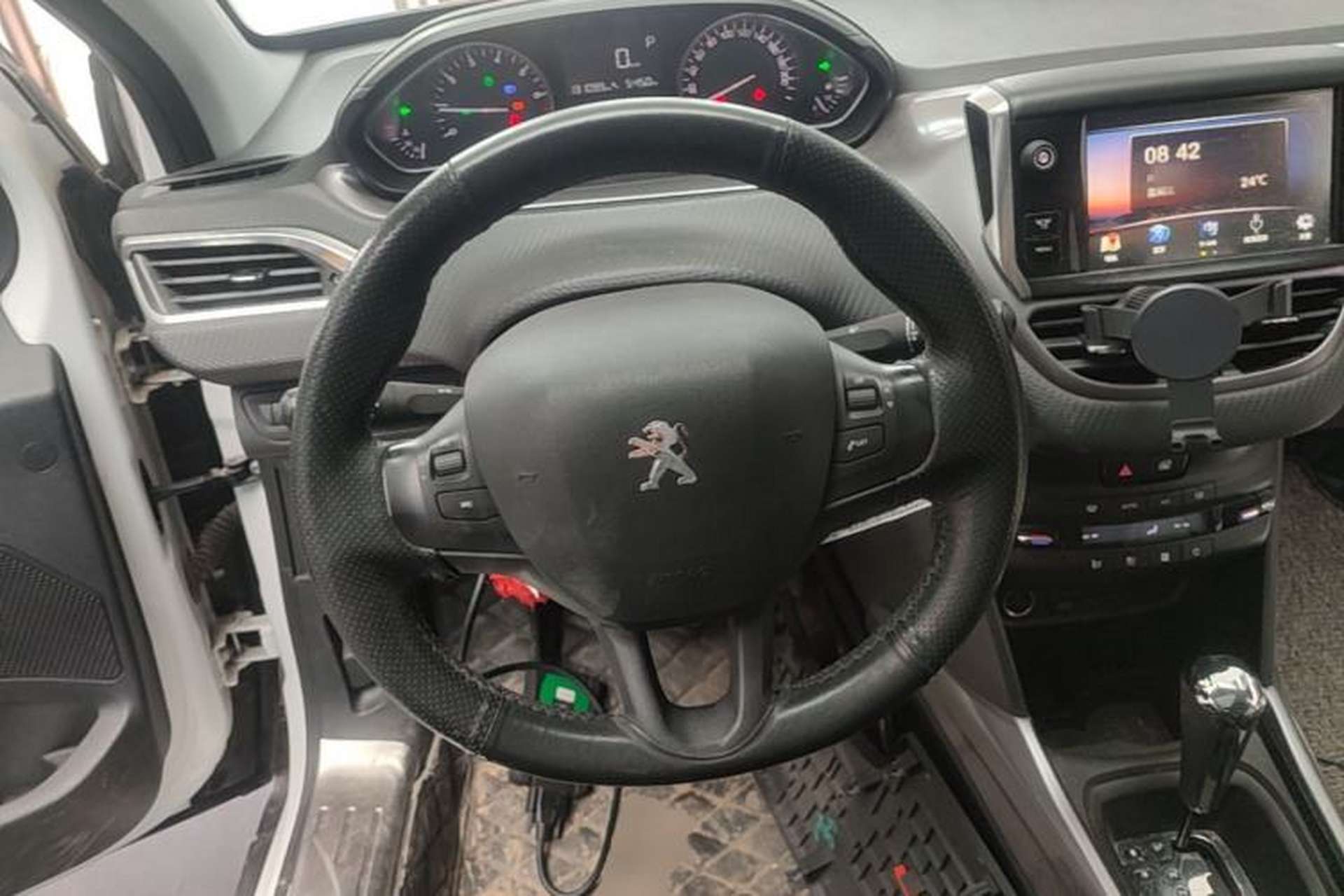 Used Peugeot 2008 2014 1.6L Automatic Fashion Edition Steering Wheel