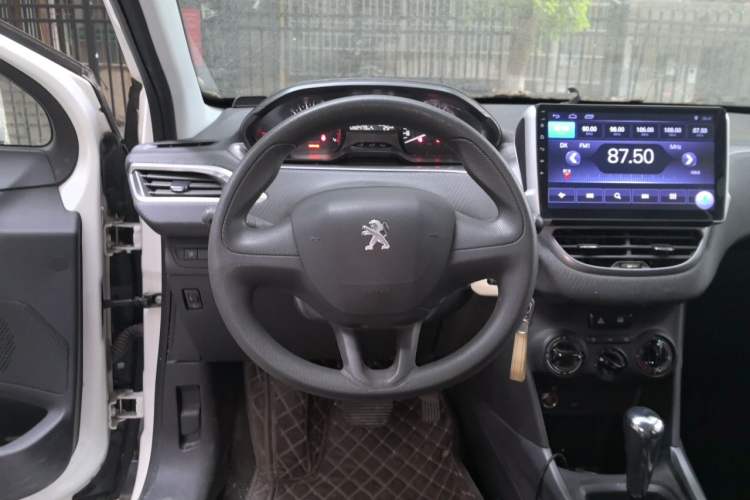 Used Peugeot 2008 2014 1.6L Automatic Trend Edition Steering Wheel