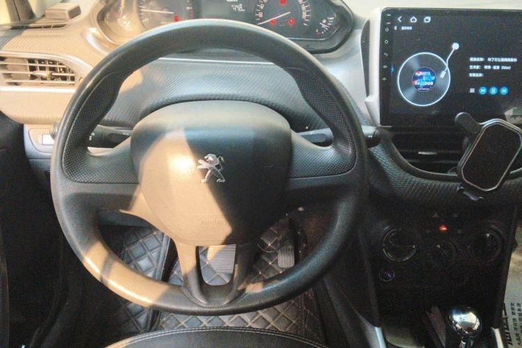 Used Peugeot 2008 2014 1.6L Automatic Trend Edition Steering Wheel