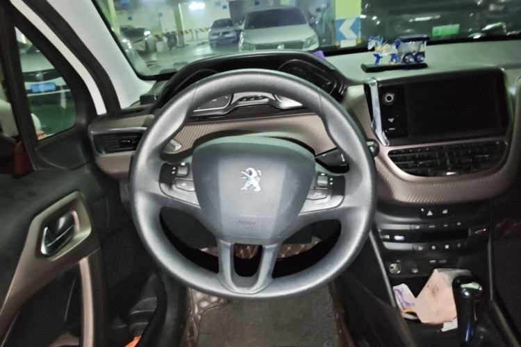 Used Peugeot 2008 2014 1.6L Automatic Fashion Edition Steering Wheel