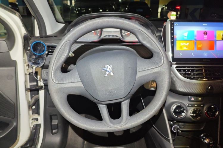 Used Peugeot 2008 2014 1.6L Automatic Trend Edition Steering Wheel