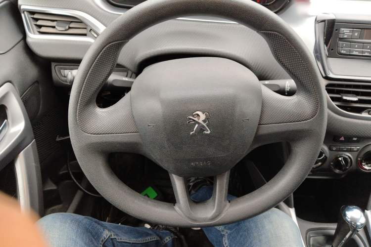 Used Peugeot 2008 2014 1.6L Automatic Trend Edition Steering Wheel