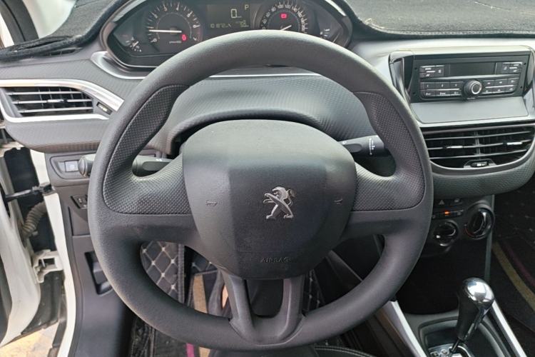 Used Peugeot 2008 2014 1.6L Automatic Trend Edition Steering Wheel