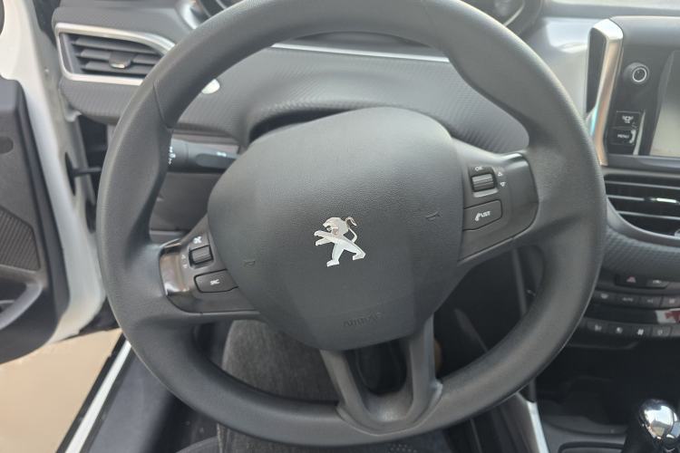 Used Peugeot 2008 2014 1.6L Automatic Fashion Edition Steering Wheel